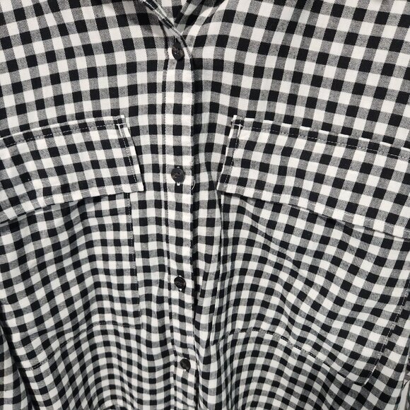 Abercrombie & Fitch Women's Cropped Black White Checkered Flannel shirt- Large - Picture 4 of 6